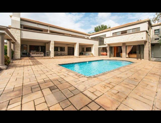 5 BEDROOM HOUSE FOR SALE IN DOWERGLEN EXT 4